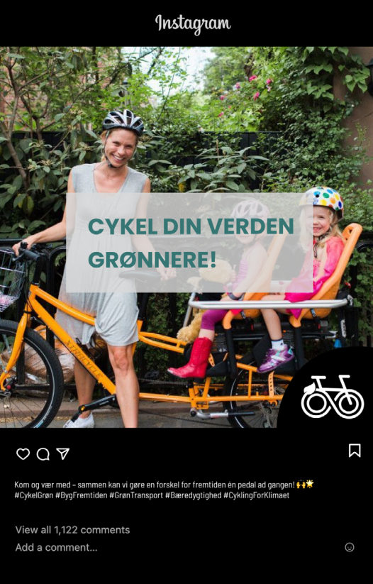 Instagram-opslag med en mor og to børn på ladcykel og sloganet Cykel din verden grønnere.